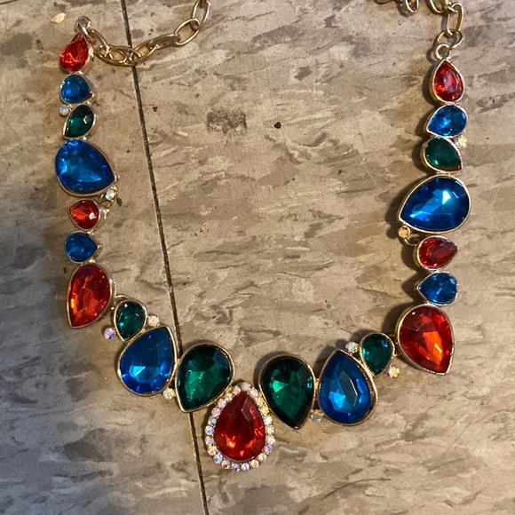 Classy Necklace - Picture 1 of 2